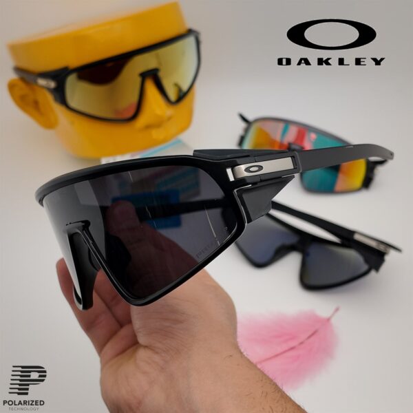 عینک آفتابی اوکلی Oakley دارای لنز پولاروید